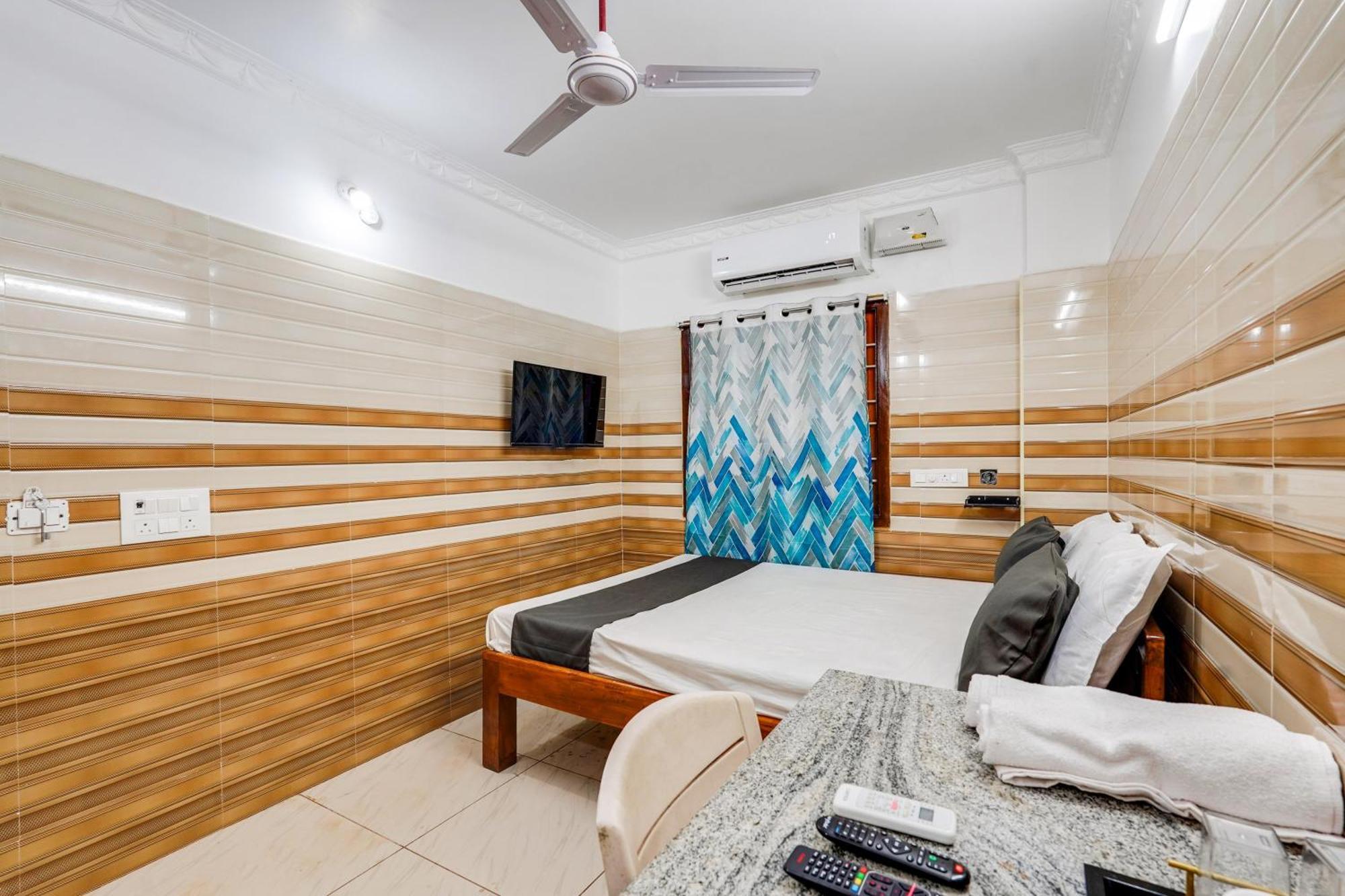 Super Hotel O Sharmila Guest House Pondicherry Exterior photo